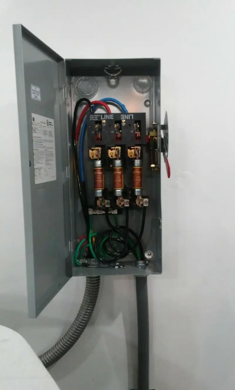 Three-phase disconnect switch installed for Smoke Detector Installation in Silver Lakes